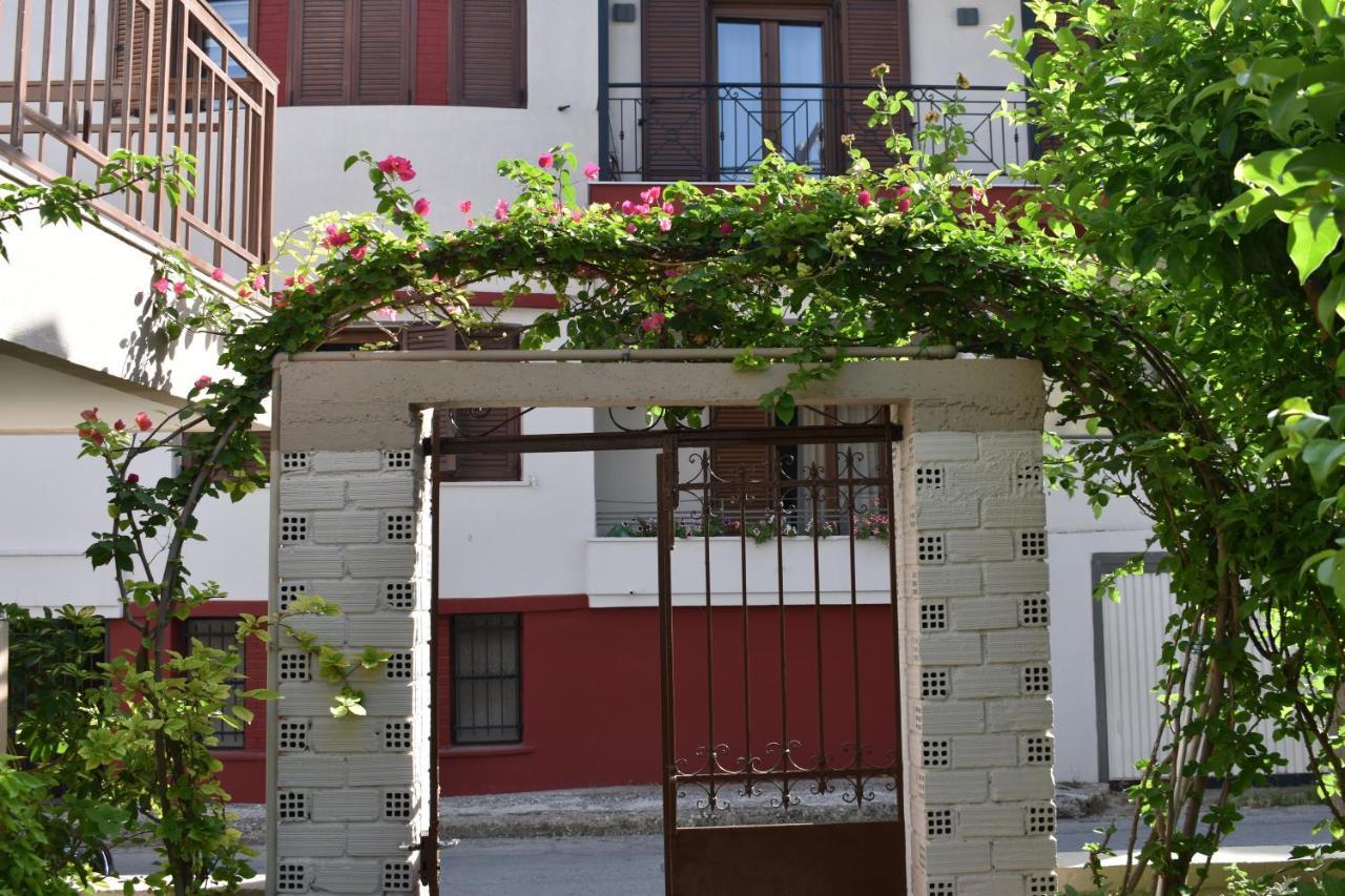 Polemarhos Guest House 4 カランバカ エクステリア 写真
